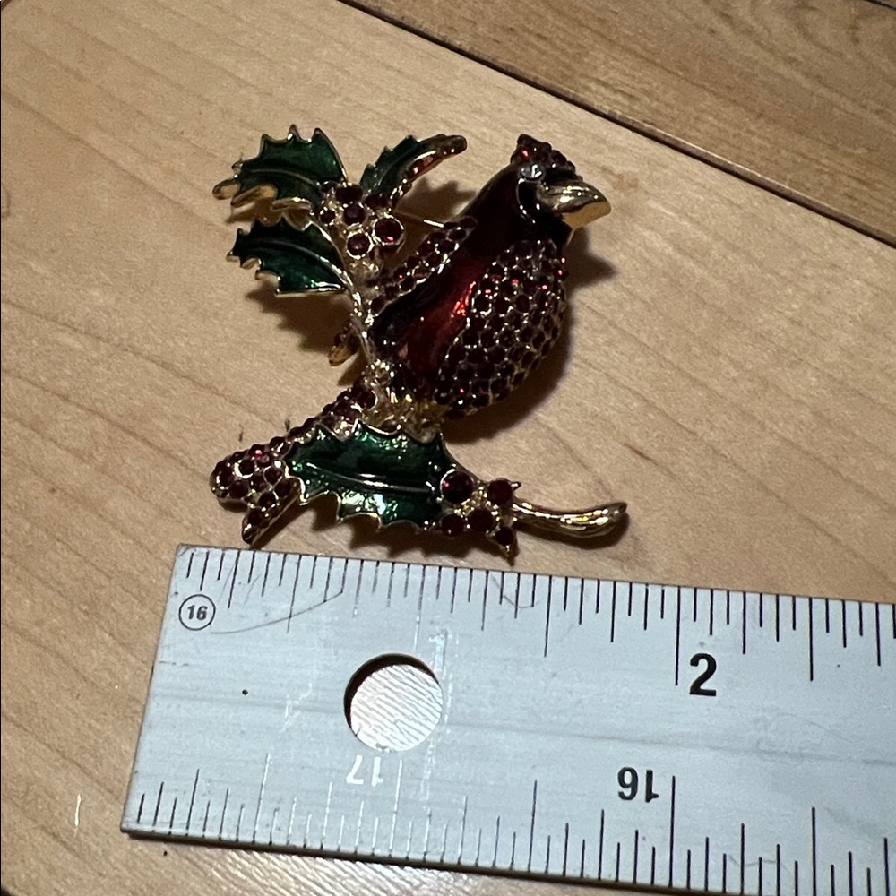 Elegant Vintage Red and Green Bird Brooch - Picture 10 of 11